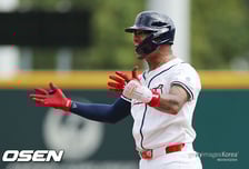 'NC에서 포수로 뛰었던 그 선수' 베탄코트, 스리런-투런 터졌다. 홈 태그 아웃으로 1점 차 승리 이끌다