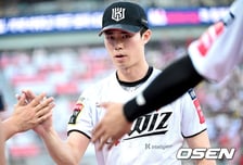 ‘부산→수원’ 1R 커브 마스터 왜 1군서 사라졌나…피로골절 날벼락, 수술대 오른다 “이 참에 군대 가야하나” [오!쎈 수원]