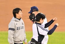 [속보] '두산 어떡하나' 플렉센, 4주 이상 공 못 만진다…우측 어깨 견갑하근 부분손상 진단 '날벼락'