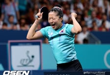 '상대 전적 전패 악몽 지웠다' 신유빈, 중국 3위 잡았다→경기 내용도 11-0 압도…월드컵 4강 진출