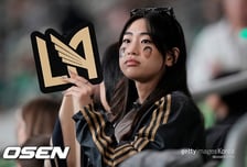 ‘에이징 커브’ 논란에도 손흥민 경제효과는 확실하다…한국기업 광고 폭주한 LAFC 1년 매출 2386억 원