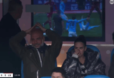 징계로 벤치 못 앉은 펩, '미녀 인플루언서' 딸과 VIP석 관람에 시선 집중...팀도 대승