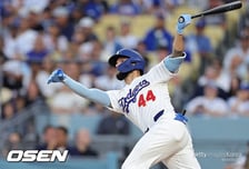 "작년 무리한 스윙 문제, 자리 위태로웠는데" 1년 뒤 달라진 존재감…2G 연속 대포, 타율 5할에 "놀랍다"