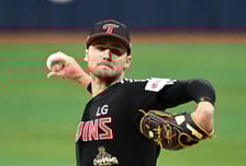 'KKKKKKK' LG 우승 청부사, QS 1실점 승리...첫 경기 부진 잊어라 “내 능력 믿고 있다”