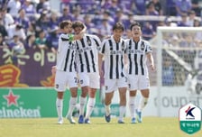 ‘세트피스 한 방에 흔들렸다’ 서울, 안양과 1-1 무승부…연승 마감에도 선두 유지