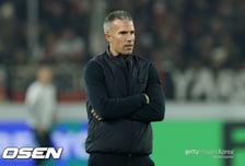 '황인범 부상 결장' 페예노르트 무승부에 "반 페르시 꺼져라!" 구호 등장...1위 PSV와 17점 차→우승 실패 확정