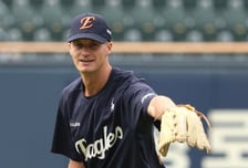 한화 제안→합류까지 단 5일, 대전예수의 길 걷나…김경문 감독 "로테이션 돌아간다" 반색