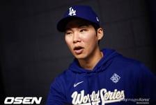 "김혜성도 받을 자격 있어! 다시 마이너 내려갈 걱정은…" 이 정도 평가라니, 드디어 '우승 반지' 실물 영접