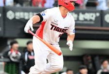 최형우 또는 강백호 느낌? KIA 새 1루수 등장인가...'OPS 1.186 무명거포' 밀어주는 이범호 "기회 꼭 잡아라"