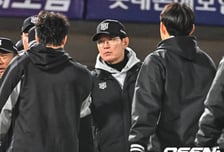 '강팀'은 이렇게 이긴다...강철매직의 역전쇼, "오윤석 2타점으로 승기 굳혔다" [오!쎈 부산]