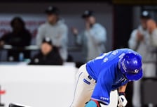 삼진 후 방망이 내던지더니 멀티히트→결승타 폭발…김영웅, 모처럼 활짝 웃었다