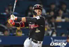 LG 트레이드 복덩이, 4할 맹타에 250일 만에 홈런까지…극적인 동점포 “지환이 형 조언 덕분이에요”