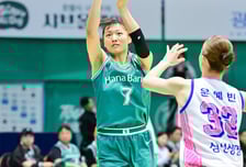 창단 첫 PO 승리! '정예림 16점' 하나은행, 삼성생명 꺾고 1차전 기선제압...챔프전 진출 '83.3%' 확률 잡았다