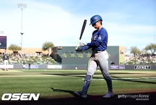 "스윙 훨씬 자연스럽다" 로버츠 마음 바뀌나…타율 .429 김혜성, "ML 잔류해 꾸준히 기회 얻을 것"