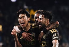 "SON날두, 무례하다!" 멕시코 '수백만 조회수' 깜짝 논란...손흥민 '입 다물라' 세리머니→"도발인가 조롱인가?" 오해 일파만파