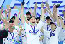 2년 만에 정상 탈환한 대한항공, '끝장승부' MVP 주인공은 '캡틴' 정지석, "악으로 깡으로 했다" [오!쎈 인천]