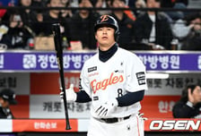 ‘삼진왕’ 득점권도 1할타자 노시환 4번, ‘22타석 연속 무안타’ 오재원 1번, 왜 언제까지 고집할까