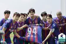 '94번 이수민 유니폼' 수원FC의 특별한 세리머니 사연은?..."중환자실 있는 의무트레이너 아내를 위해"[오!쎈 수원]