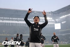 “팬들 위해서라면 10시간 앉아서 사인도 할 수 있다!” 멀티골 대폭발한 오현규, 팬서비스도 성숙하다