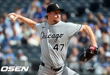 '1회 홈런 한방 내준게 전부인데' KBO MVP 투수, 또또또 첫 승 사냥 실패…야속한 타선, 日 거포 언제 터지나