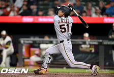 홈런, 2루타로 감 잡은 이정후가 살아난다, 이틀 연속 '멀티히트' 활약…타율 .174→2할 상승하다, 팀은 4연승 실패 [SF 리뷰]