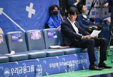 ‘3연패 시즌 마감’ 위성우 감독 “선수들은 열심히 했다…배울 점이 많았던 시즌”