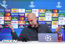 '피 냄새를 맡았다' 과르디올라 맨시티 감독, 심리전 ON..."아스날, 잉글랜드 최고의 팀"