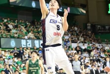 ‘송교창 20점 펄펄 날았다!’ 슈퍼팀 KCC, 원주에서 6강 PO 기선제압 성공