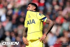 '강등권 탈출 어쩌나' 토트넘 날벼락..."주장 로메로, 무릎 인대 파열로 시즌 아웃" BBC