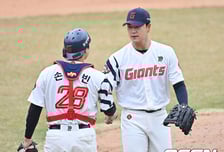 "한국 최고의 공 던지는데" 김태형이 기대한 윤성빈 아니다…155km와 악마의 포크볼 되찾으면, 다시 1군이다