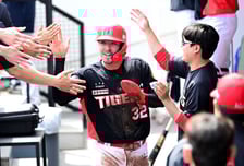 "야수라서가 아니라 잘해서 뽑았다" 이범호 감독 확신, 타이거즈 역사 새로 쓴다