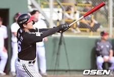 '130m 투런 125m 솔로' LG 우타 유망주, 장타력 터진다...4할 맹타→퓨처스 홈런 1위