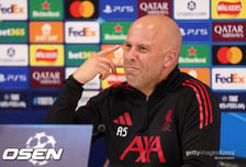 “0-2? 끝 아니다” 리버풀의 광기 선언…‘안필드 기적’ 또 터지나→PSG 상대로 역전 드라마 예고