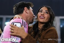 "말도 안 되는 소리 듣지 마세요".. '축구의 신' 메시 아내의 '월드클래스' 내조