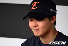 "8년 동안 빛 못 봤는데" 손아섭 보내고 데려왔다…한화 합류한 이교훈 "대단한 선수와 트레이드, 새 출발 기회" [오!쎈 대전]