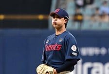 ‘6연속 무실점’ 롯데 괴물 신인, 홈런으로 데뷔 첫 실점했지만 'KKK'...홈런 타자의 칭찬 “무조건 성공할 투수다”