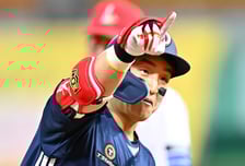 ‘이적 첫날 폭발’ 손아섭, 투런포 포함 3출루 맹활약 [민경훈의 줌인]