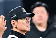 부상-부상-부상-부상-부상인데 1위 삼성과 승차 없다, 마법의 잇몸야구→4연승 미쳤다 “김현수 추격 뿌리치는 타점 덕분”