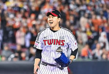 '11경기 만에 10SV' 유영찬 올라오면 경기 끝…역대 최단 기록 쓰고도 "우리 팀 누가 던지더라도 했을 것" 겸손했다 [오!쎈 잠실]
