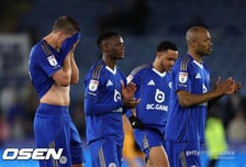 '10년 전 동화 같은 우승' 레스터, 결말은 잔혹 동화...2년 연속 강등 확정 "3부에서 뛴다"