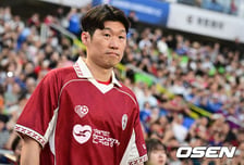 '누적 시청자 194만 명' OGFC vs 수원삼성 레전드 매치, 낭만 가득했던 90분 마무리...뜨거운 함성 속 성료