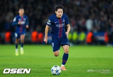 "이강인, 우리에게 매우 중요하다" 말만 번지르르.. PSG 감독, '최고의 팀 구성' 선언에도 벤치에 앉혀뒀다