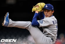 ‘2패 ERA 6.11’ 사사키, 선발 로테이션 탈락 위기? 로버츠 감독 결단 내릴까