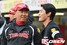 '도저히 칠 수 없다'는 비슬리 울린 솔로포, 김도영 클러치 능력에 박수...이범호 "MVP 해서 그런가, 어린데 멘탈 좋다" [오!쎈 광주]