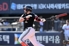 ‘3:5→7:5’ 메가트윈스포 9회 대폭발하다, LG ‘잠실 라이벌전’ 극적인 역전승...마무리 김택연 부상, 두산 충격 역전패 [잠실 리뷰]