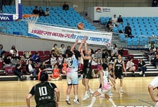 ‘실업농구연맹전 2연패 보인다!’ 김천시청, 서대문구청과 라이벌전 잡았다!