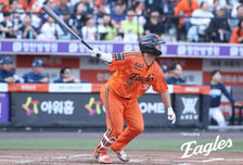 '100억' 강백호 5타점 폭발-'헤드샷' 노시환도 2안타 대활약...한화, NC에 8-1 대승 [대전 리뷰]