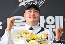 "돈 때문 아니다" 최지만, 일본 대만 러브콜 뿌리치고 울산행 택한 이유는 [오!쎈 울산]