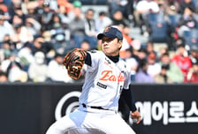 '볼넷 남발' 한화 불펜에 이런 인재가…2년 차 좌완 영건, 감동의 3⅓이닝 '무사사구' 무실점 쾌투 [오!쎈 대전]