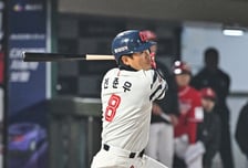 2G 연속 무안타 침묵, 김태형 감독 결국 칼 빼들었다…전준우, 선발 라인업 제외 “배트 스피드 떨어져 보여” [오!쎈 부산]